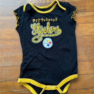 Pittsburgh Steelers 18M Baby Onesie - Black and Yellow